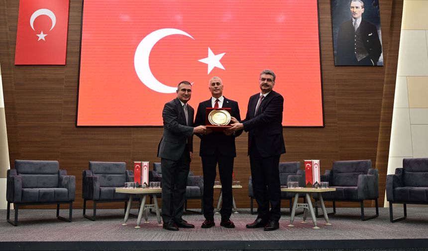 Amcaoğlu: Kıbrıs Türk halkı Türkiye Cumhuriyeti ile omuz omuza