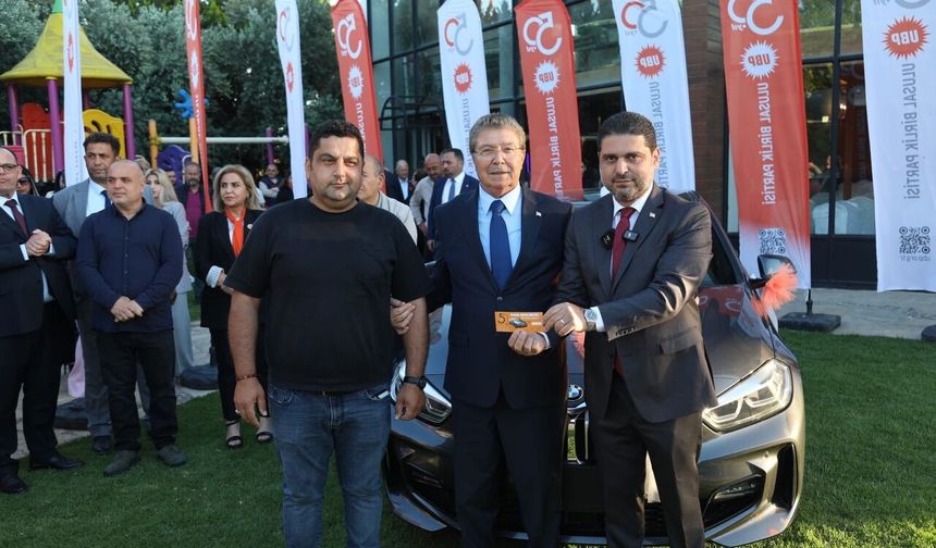 UBP Piyangosu Talihlisine Arabası Teslim Edildi
