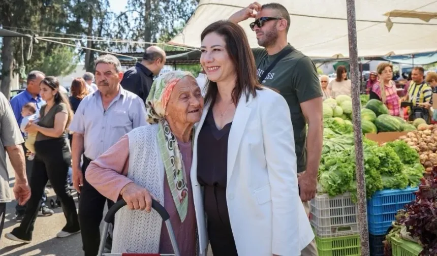İncirli, Gönyeli ve Yenikent’te halkla bayramlaşarak yurttaşın görüş ve değerlendirmelerini dinledi