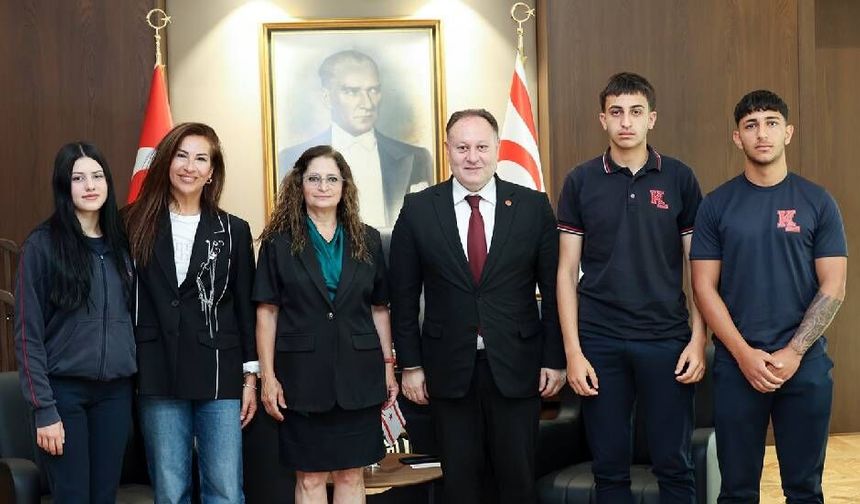 Öztürkler: İzolasyonlara rağmen gençlerimiz başarılarını sürdürüyor