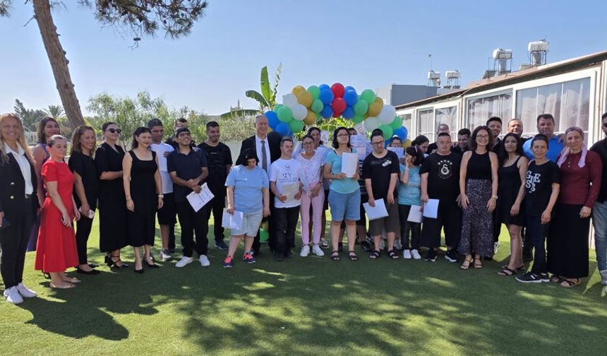İrfan Nadir Rehabilitasyon Merkezi’nde ilk karne sevinci