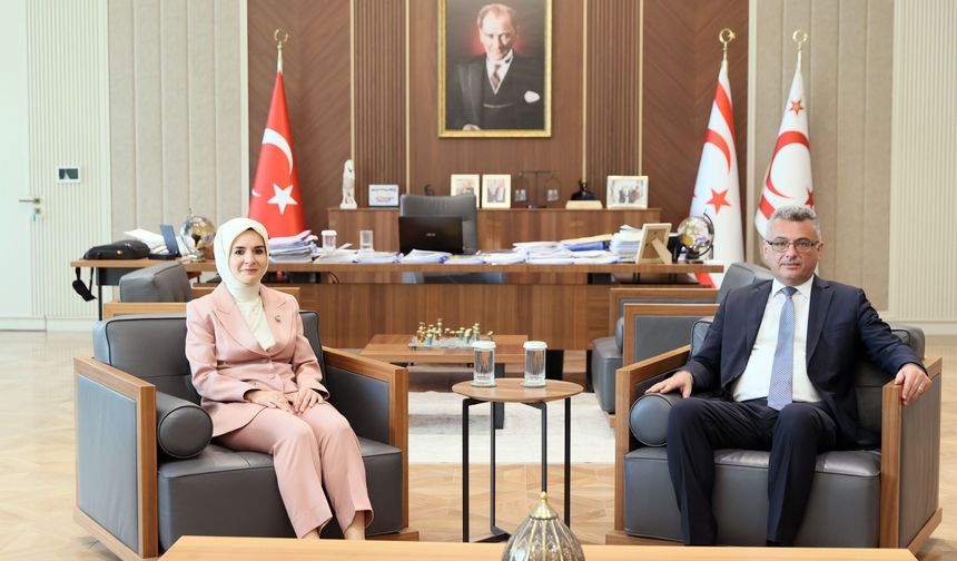 Cumhurbaşkanı Tufan Erhürman, Türkiye Cumhuriyeti Aile ve Sosyal Hizmetler Bakanı Mahinur Özdemir Göktaş’ı kabul etti