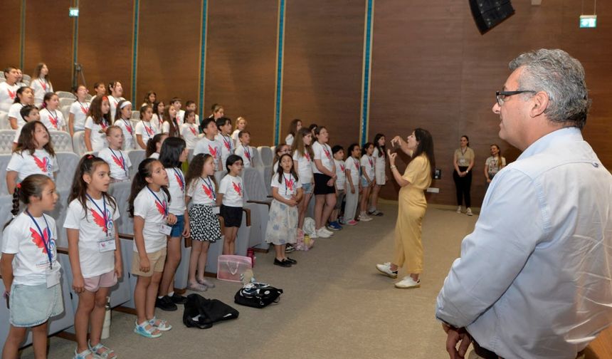 Cumhurbaşkanlığı Çoksesli Çocuk Korosu ilk konserine hazırlanıyor