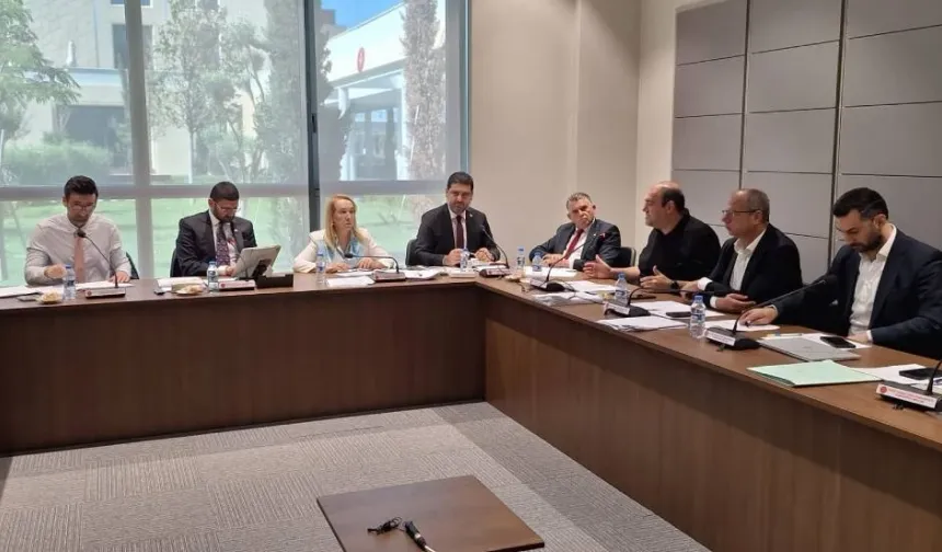 Üst kademe yöneticilik ve geçici personel düzenlemeleri komitede görüşüldü