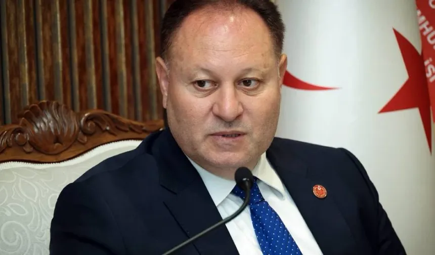 Öztürkler: Ne verilecek bir karış toprağımız var, ne de Anavatan Türkiye'nin garantörlüğünü tartışırız