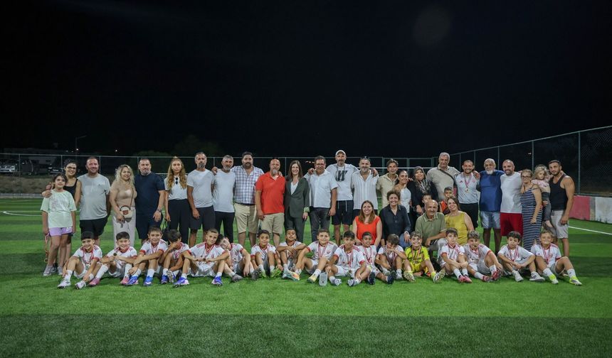 28. Naci Talat Halı Saha Futbol Anı Turnuvası’nda çocuklar sahaya çıktı