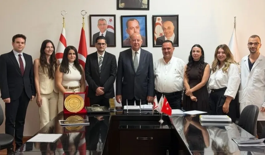 Hakan Dinçyürek: Genç hekimlerin haklı mücadelesinin yanındayız